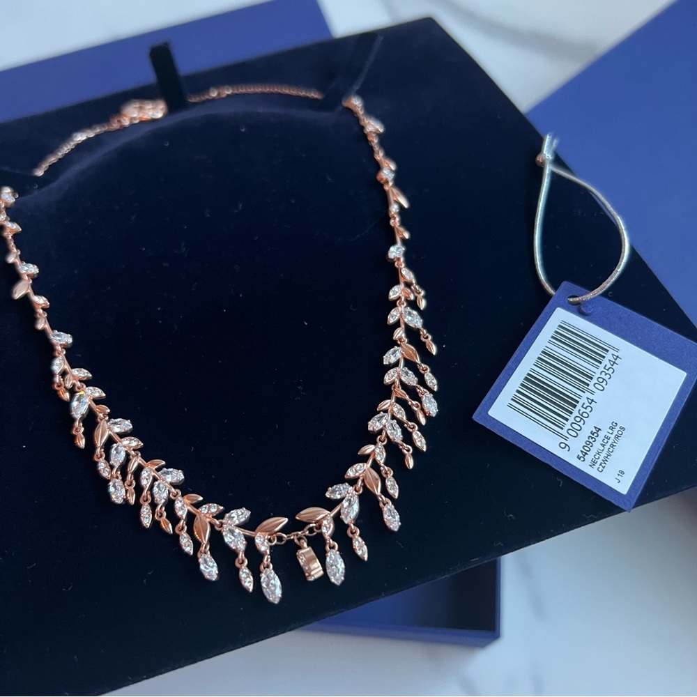 Beautiful Swarovski Rose Gold Necklace - Picture 5 of 6